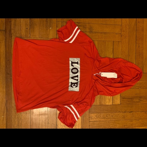 Red Short Sleeve Hooded Top - Picture 5 of 5